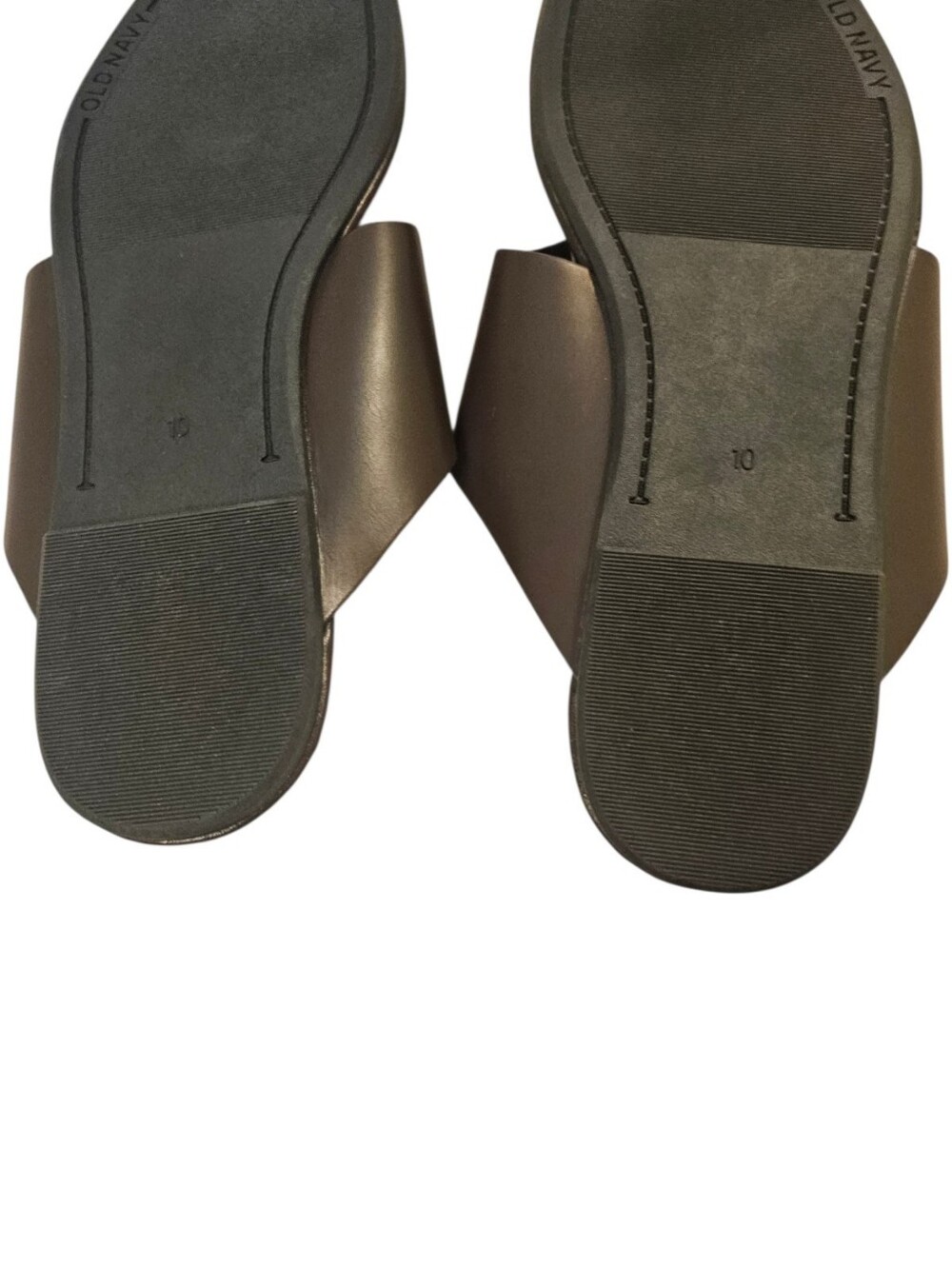 Brown Old Navy Women's Faux-Leather Wide Thong Sandals - Picture 13 of 15